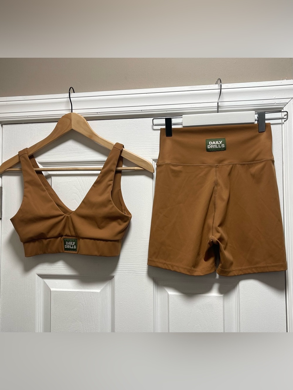 Daily Drills V-Neck Sports Bra & High-Waist Biker Shorts Two Piece Set Small